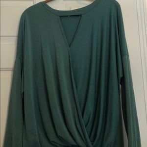 Key hold neck wrap long sleeve shirt.